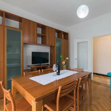 Spazio E Luce Apartment *