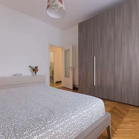 Spazio E Luce Lägenhet